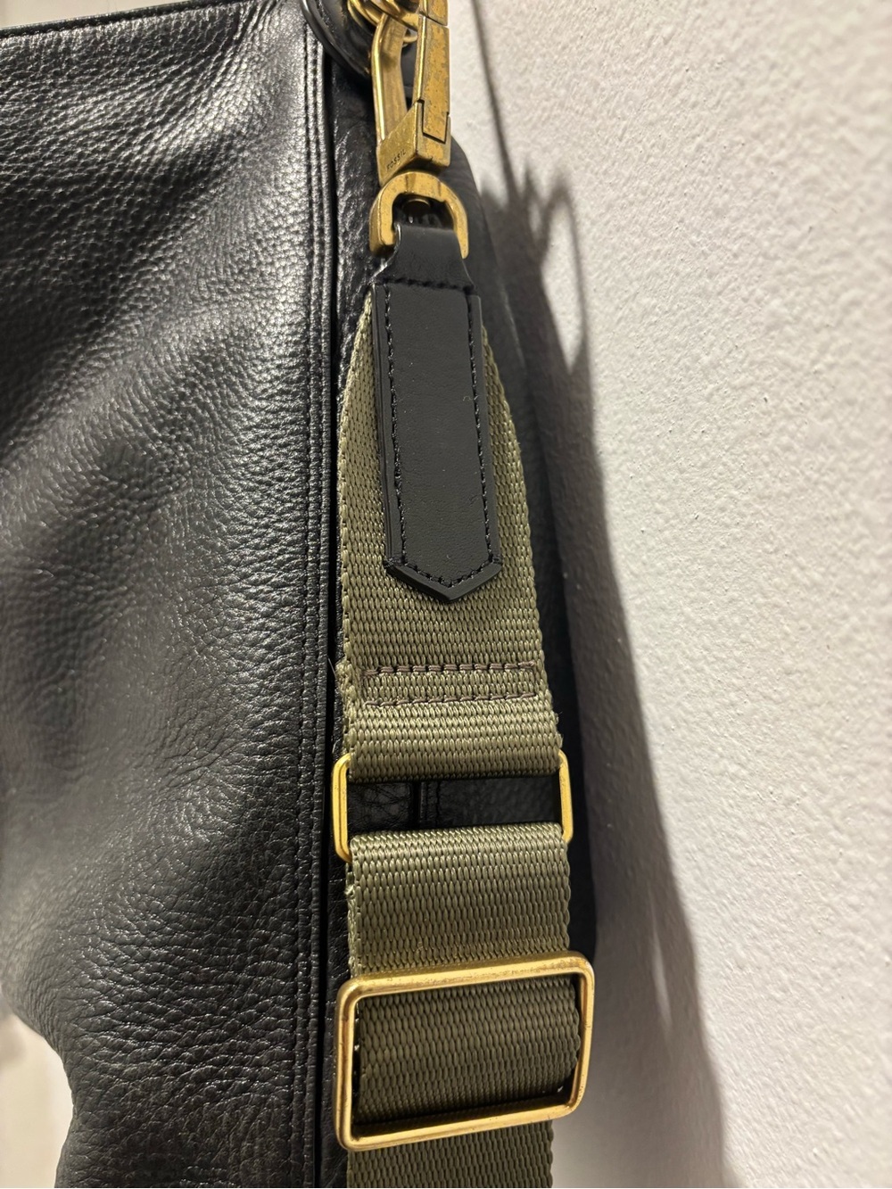 Fossil Maya Black Pebbled Leather Convertible Hobo Crossbody Bag Key Charm - Picture 4 of 7